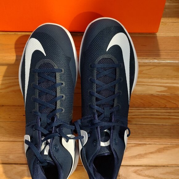 Athletic_Shoes